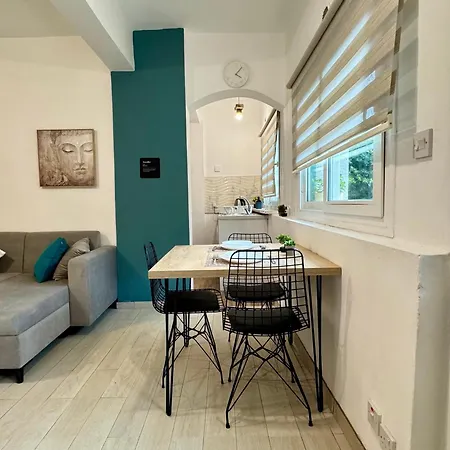 Luxury In Kyrenia Апартаменты *