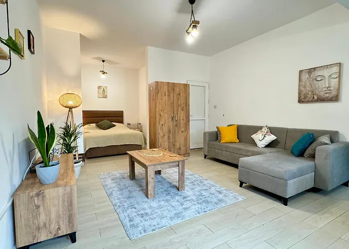 Luxury In Kyrenia * Kyrenia (Northern Cyprus)